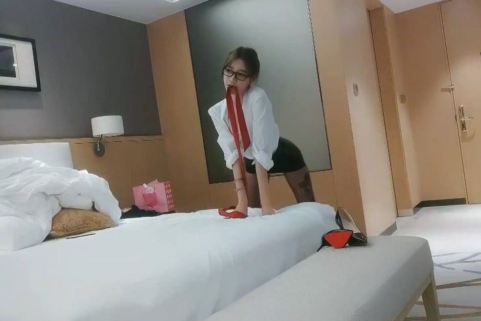 云南别克君威车模，第三场再干女神更精彩}