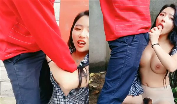 极品爆乳美娇娘乡村小院勾引大叔墙角激战 被人观看照插不误超刺激 深喉口爆吞精溢出嘴角滴落在巨乳上大量潮吹}