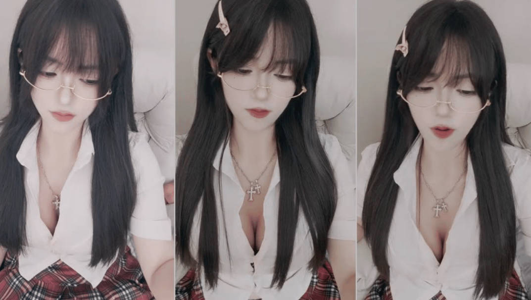 绝色佳人【爱妃】眼睛女神~JK制服~粉嫩雪白巨乳 (5)