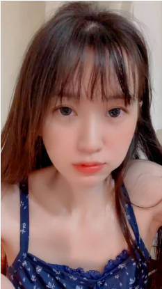 气质学生妹【小包子】可爱超萌，床上脱衣自慰，特写视角看翘臀爽飞天~