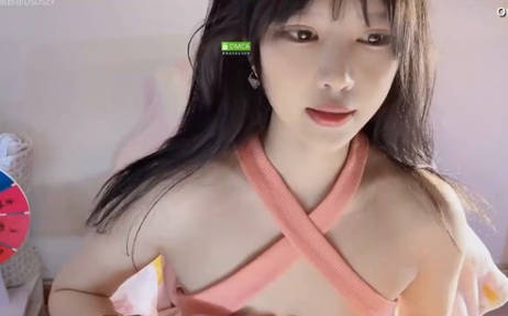 23岁平面模特【MiSSLee01】跳蛋自慰~表情真骚03 (4)